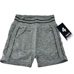 FOURLAPS Aero Seamless Short 3” Heather gray womens Size Medium/Large‎ NWT